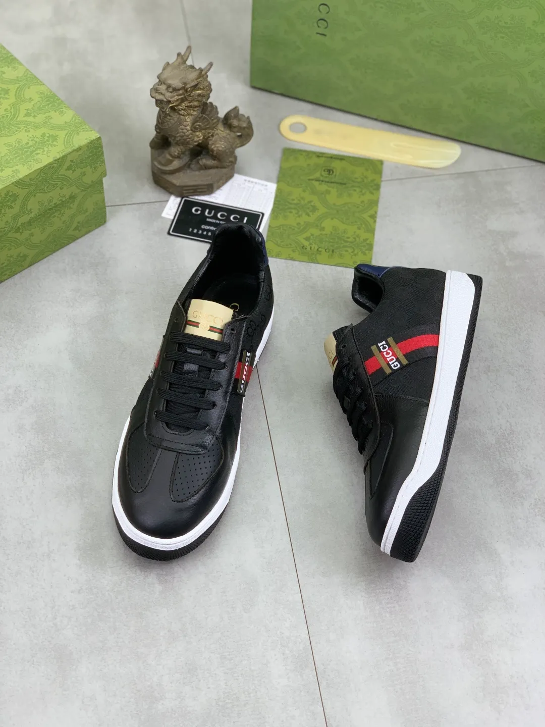 Men's shoes 💰P400💰【New model】 🆘 The latest model from Gucci official website 🎁 Classic casual and fashionable men's shoes 👟 Hot model 💥 Simple and elegant style, exclusive for trendy men. Unique latest brand elements from the official website 👑 Original Gucci decoration, fashionable and generous, made of original soft calfskin fabric ➕ Comfortable soft pigskin lining ✅Wear-resistant rubber outsole designated on the official website_Full of elasticity, the classic model taken at the counter 🎬Color: 4️⃣colors available😍Number of codes: 38-44 (45 46 customized)